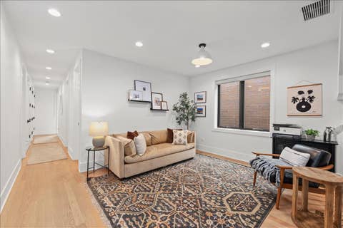 Tiny photo for 825 W Buckingham Place #3, Chicago, IL 60657 (MLS # 12600965)