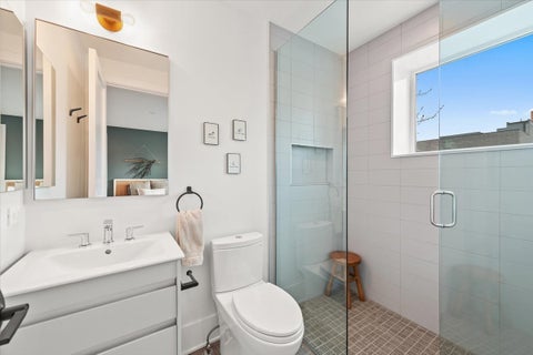 Tiny photo for 825 W Buckingham Place #3, Chicago, IL 60657 (MLS # 12600965)