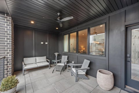 Tiny photo for 825 W Buckingham Place #3, Chicago, IL 60657 (MLS # 12600965)