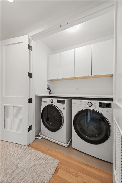 Tiny photo for 825 W Buckingham Place #3, Chicago, IL 60657 (MLS # 12600965)