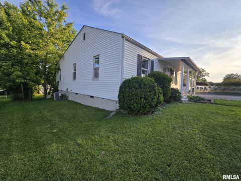 Tiny photo for 2805 COLLEGE Street, Mt Vernon, IL 62864 (MLS # EB458435)