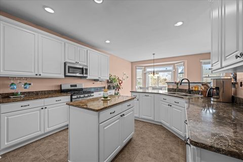 Tiny photo for 2519 Imgrund Road, North Aurora, IL 60542 (MLS # 12617014)