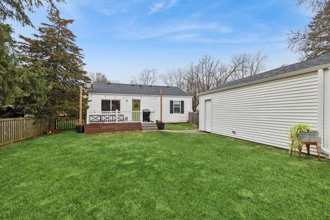 Tiny photo for 207 Glen Avenue, Crystal Lake, IL 60014 (MLS # 12601602)
