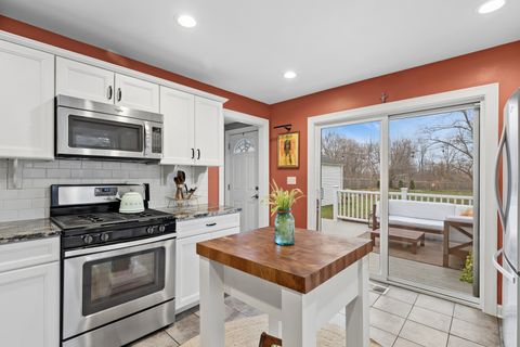 Tiny photo for 207 Glen Avenue, Crystal Lake, IL 60014 (MLS # 12601602)