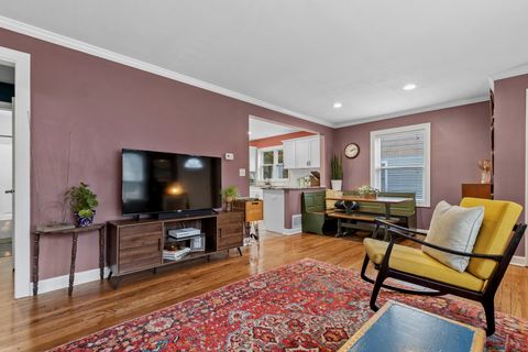 Tiny photo for 207 Glen Avenue, Crystal Lake, IL 60014 (MLS # 12601602)