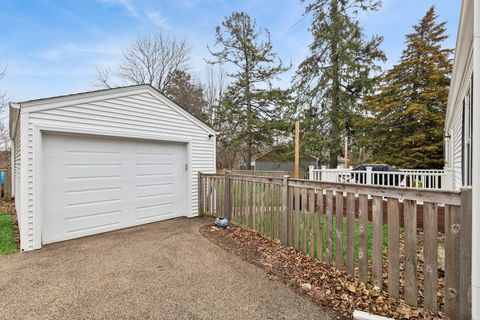 Tiny photo for 207 Glen Avenue, Crystal Lake, IL 60014 (MLS # 12601602)