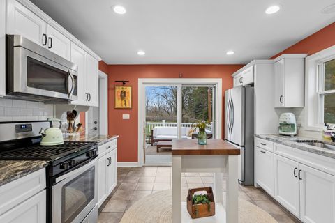 Tiny photo for 207 Glen Avenue, Crystal Lake, IL 60014 (MLS # 12601602)