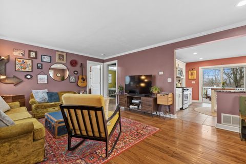 Tiny photo for 207 Glen Avenue, Crystal Lake, IL 60014 (MLS # 12601602)