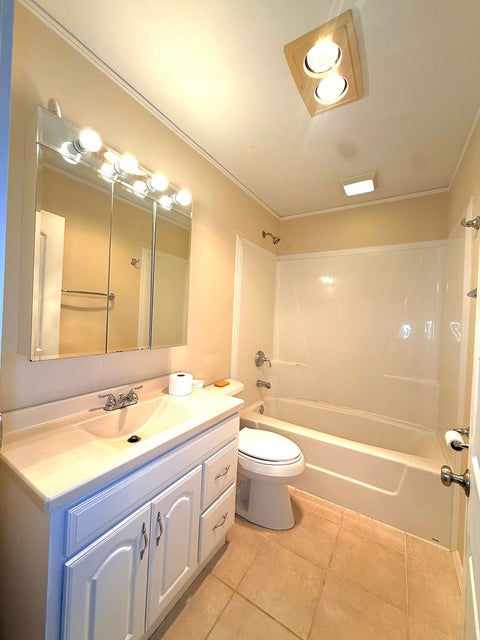 Tiny photo for 18148 W Valley Drive, Grayslake, IL 60030 (MLS # 12737012)
