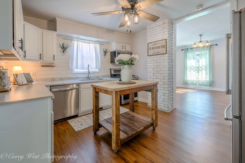 Tiny photo for 419 W Ottawa Street, Sycamore, IL 60178 (MLS # 12460180)