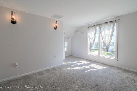 Tiny photo for 419 W Ottawa Street, Sycamore, IL 60178 (MLS # 12460180)