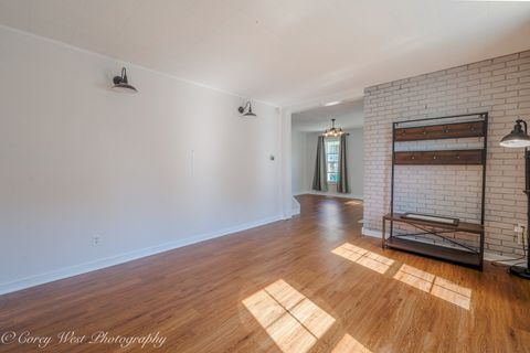 Tiny photo for 419 W Ottawa Street, Sycamore, IL 60178 (MLS # 12460180)
