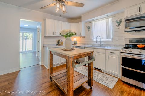 Tiny photo for 419 W Ottawa Street, Sycamore, IL 60178 (MLS # 12460180)