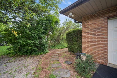 Tiny photo for 1225 Oakdale Drive, Elgin, IL 60123 (MLS # 12673172)
