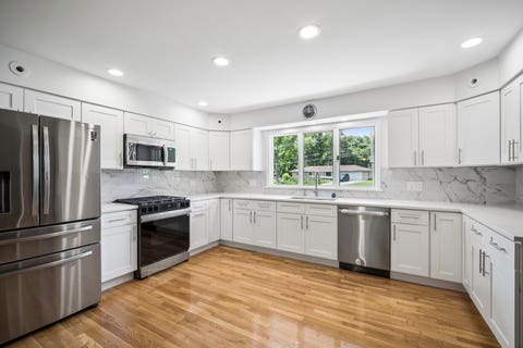 Tiny photo for 1225 Oakdale Drive, Elgin, IL 60123 (MLS # 12673172)