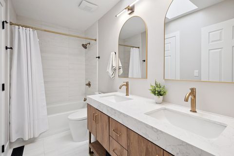 Tiny photo for 3175 Applewood Court, Highland Park, IL 60035 (MLS # 12481584)