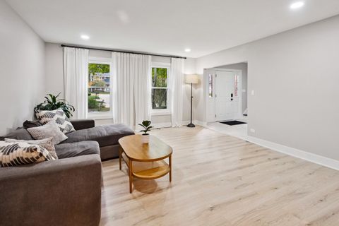 Tiny photo for 3175 Applewood Court, Highland Park, IL 60035 (MLS # 12481584)