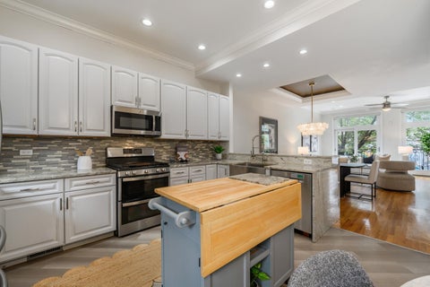 Tiny photo for 942 W HUBBARD Street, Chicago, IL 60642 (MLS # 12745811)