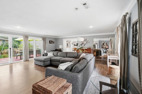 Tiny photo for 1006 W Frontenac Drive, Arlington Heights, IL 60004 (MLS # 12764949)