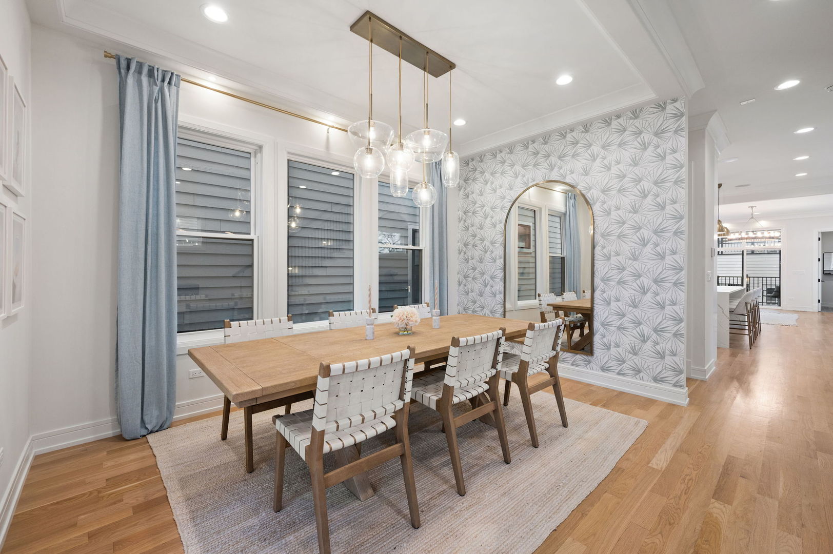 2042 N Honore Street