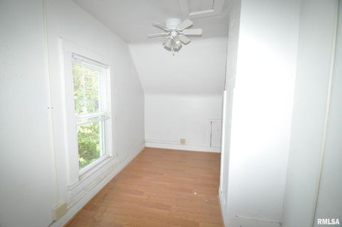 Tiny photo for 1803 BELLE Avenue, Davenport, IA 52803 (MLS # QC4268103)