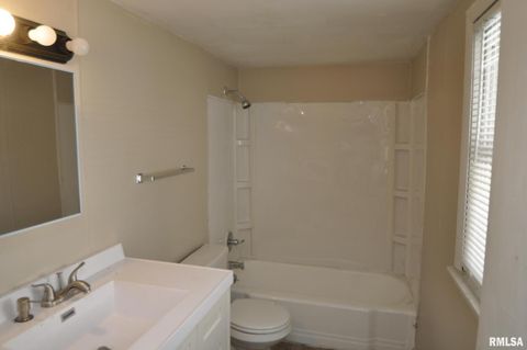 Tiny photo for 1803 BELLE Avenue, Davenport, IA 52803 (MLS # QC4268103)