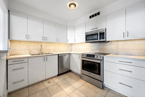 Tiny photo for 6007 N Sheridan Road #38G, Chicago, IL 60660 (MLS # 12752004)