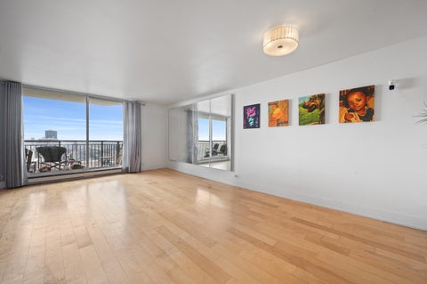 Tiny photo for 6007 N Sheridan Road #38G, Chicago, IL 60660 (MLS # 12752004)