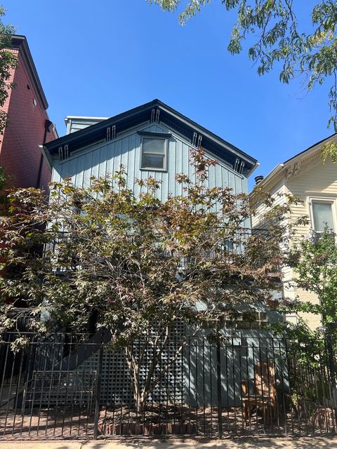 1704 N Sedgwick Street 1 Chicago IL 60614