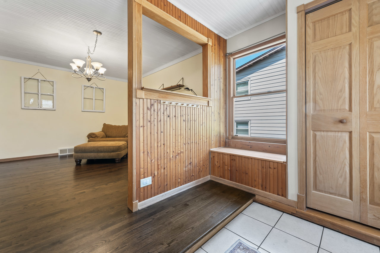 22W351 Birchwood Drive