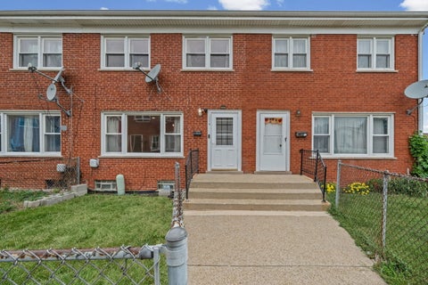 Photo of 9543 Sumac Road #G, Des Plaines, IL 60016 (MLS # 12752757)