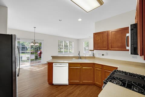 Tiny photo for 21460 Mays Lake Court #21460, Crest Hill, IL 60403 (MLS # 12730612)