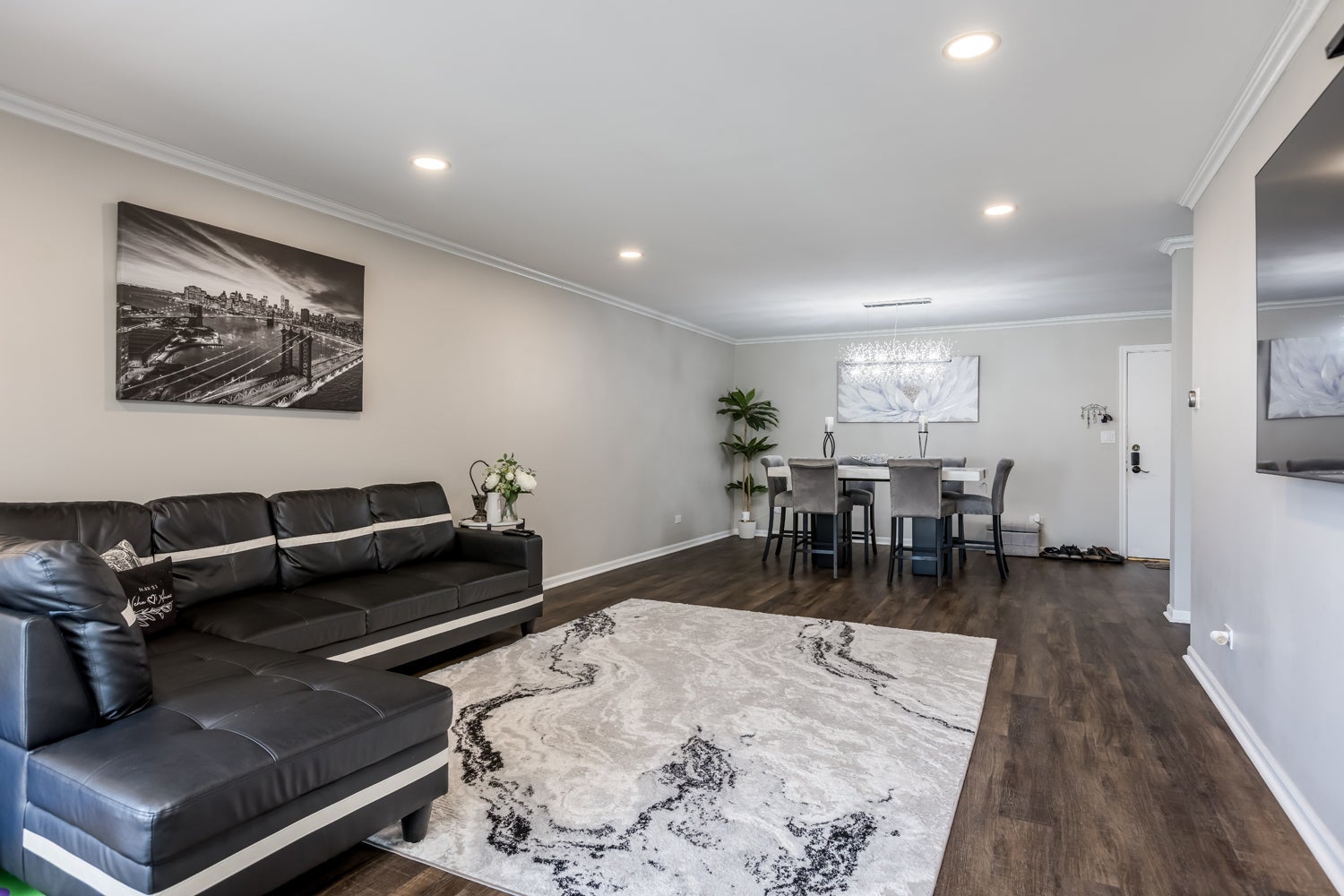 5501 Lincoln Avenue 409