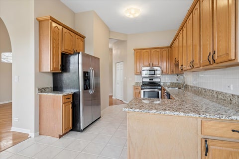 Tiny photo for 256 Prairie View Lane, Wheeling, IL 60090 (MLS # 12793411)