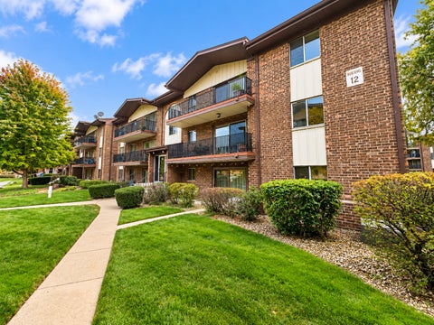 Tiny photo for 5237 James Lane #1221, Crestwood, IL 60418 (MLS # 12785395)