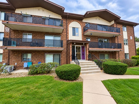 Photo of 5237 James Lane #1221, Crestwood, IL 60418 (MLS # 12785395)