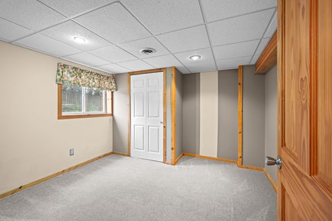 Tiny photo for 3 Hickory Grove Court, Davenport, IA 52804 (MLS # 12736324)