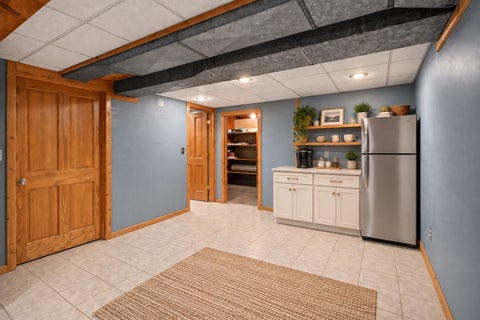 Tiny photo for 3 Hickory Grove Court, Davenport, IA 52804 (MLS # 12736324)
