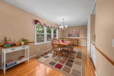 Tiny photo for 3 Hickory Grove Court, Davenport, IA 52804 (MLS # 12736324)