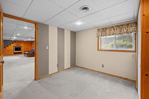 Tiny photo for 3 Hickory Grove Court, Davenport, IA 52804 (MLS # 12736324)