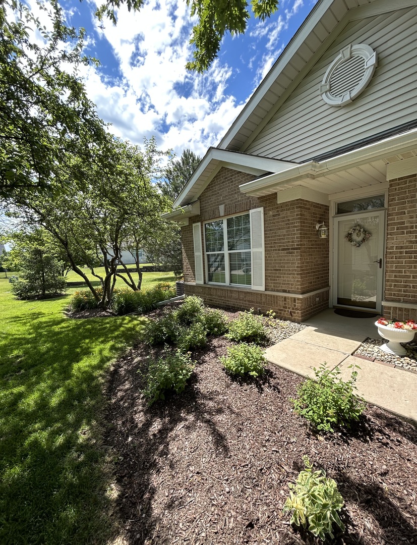 21561 Wolf Lake Court