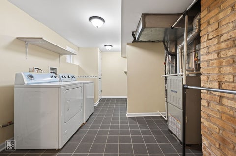 Tiny photo for 420 Berkshire Lane, Des Plaines, IL 60016 (MLS # 12697111)