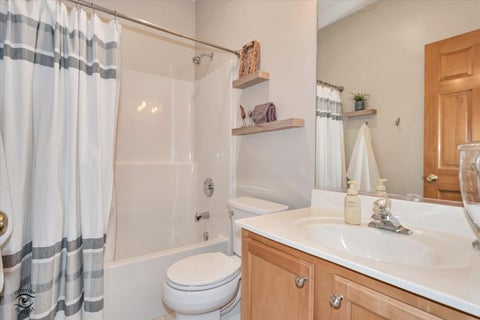 Tiny photo for 600 Sudbury Circle, Oswego, IL 60543 (MLS # 12721566)