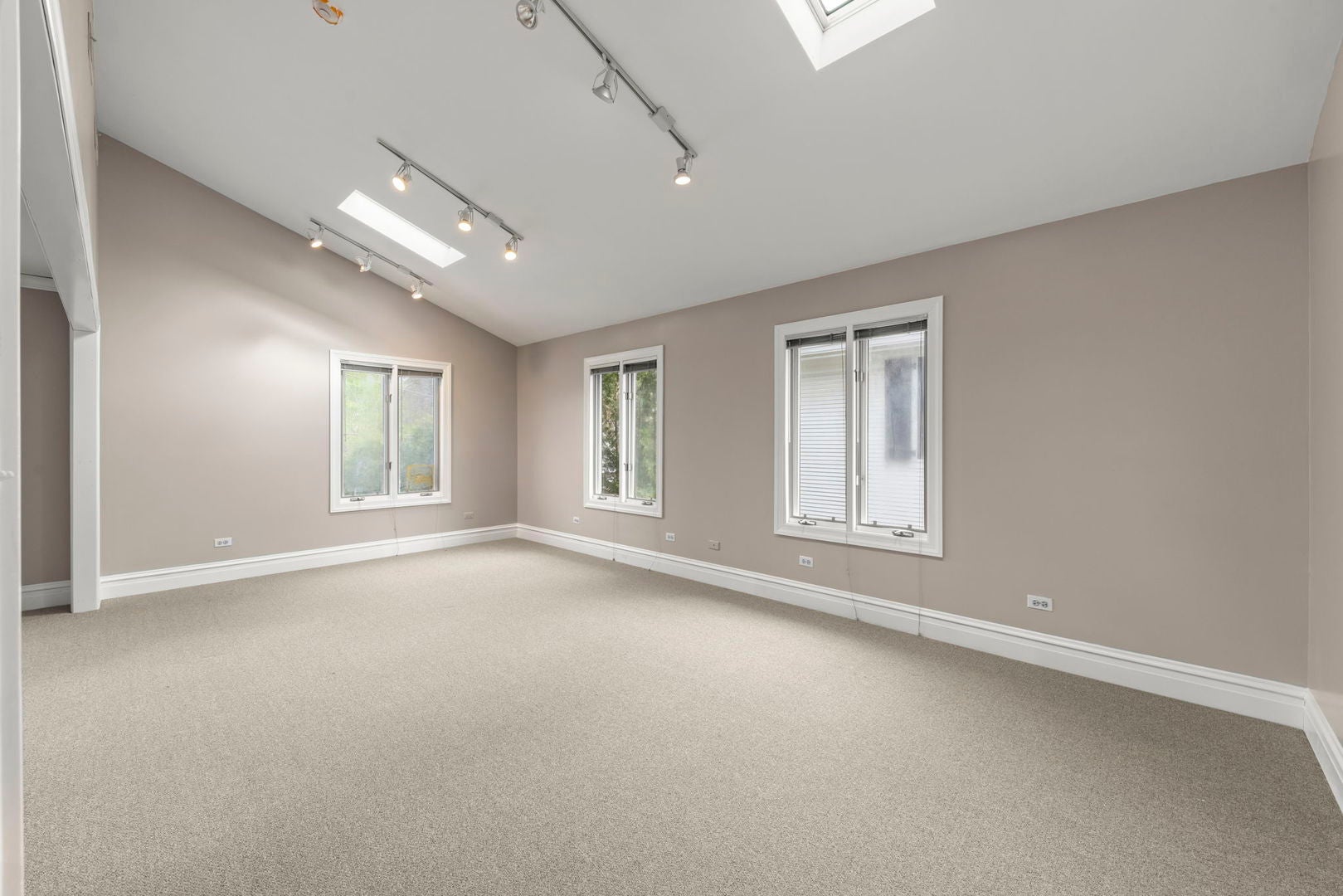 610 N Washington Street 2-1