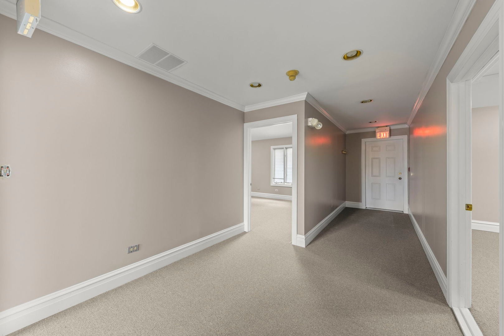 610 N Washington Street 2-1