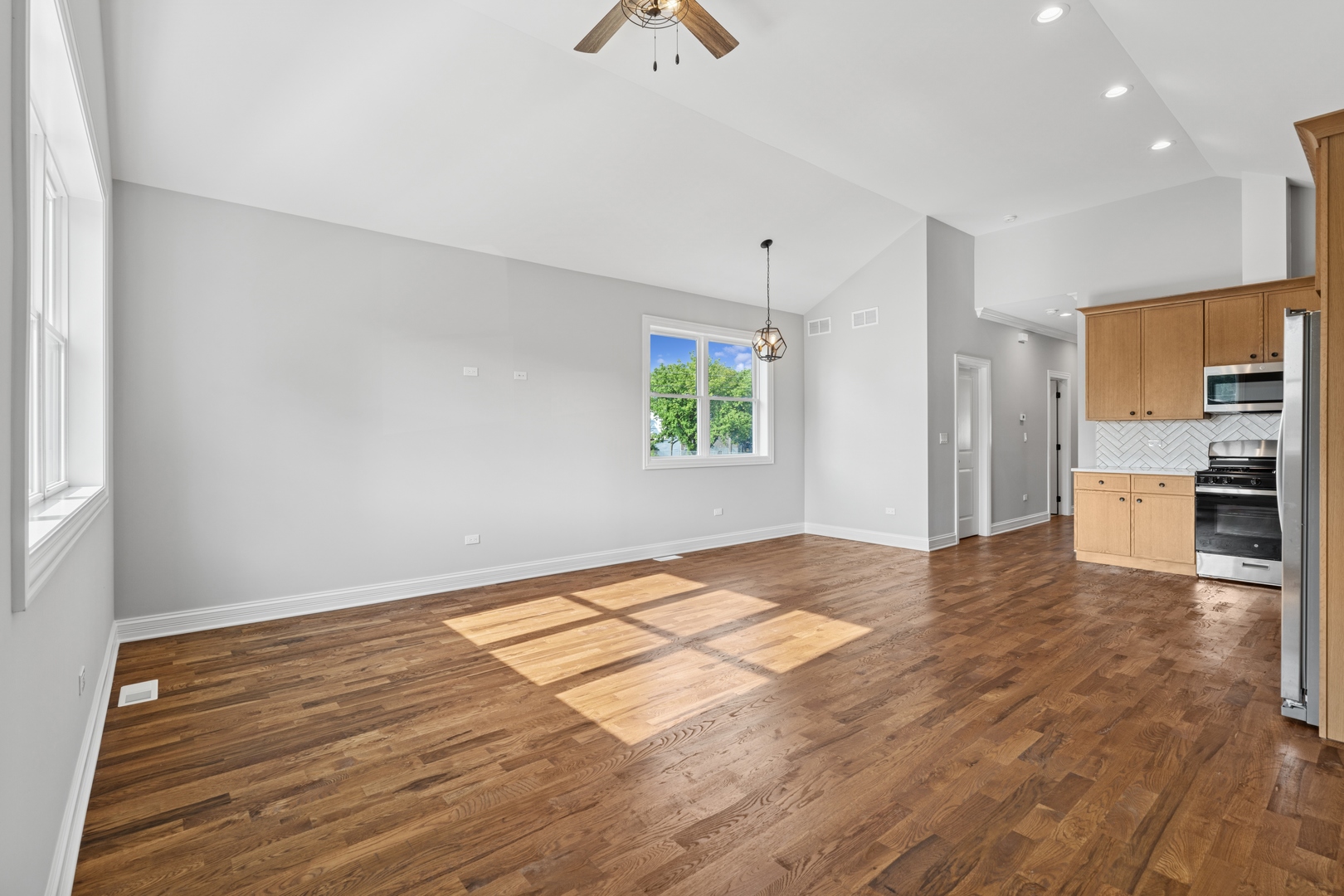 559 N Springfield Avenue