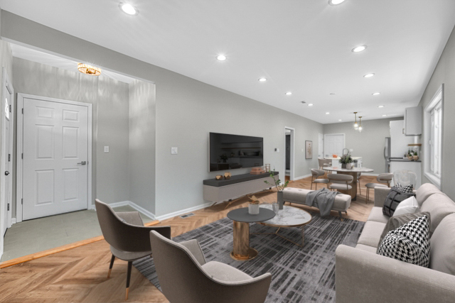 211 W 112th Place