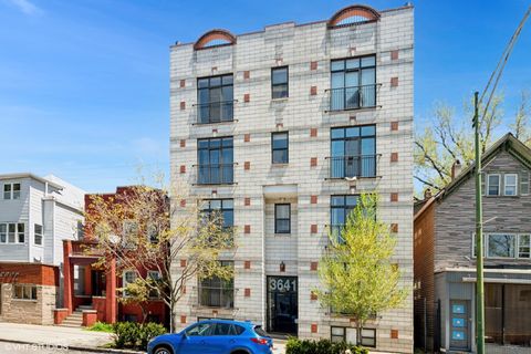 Photo of 3641 N Ashland Avenue #4N, Chicago, IL 60613 (MLS # 12363619)