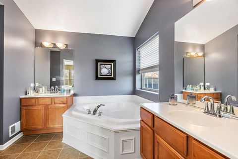 Tiny photo for 4077 Stratford Lane, Carpentersville, IL 60110 (MLS # 12621981)