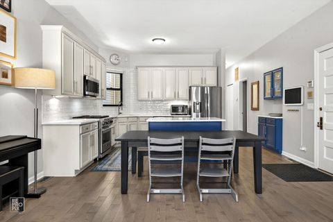 Tiny photo for 1455 W Cuyler Avenue #1E, Chicago, IL 60613 (MLS # 12554684)